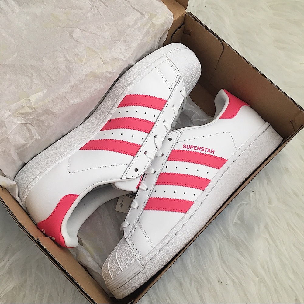Adidas Superstar Women’s Sneakers - Picture 3 of 8